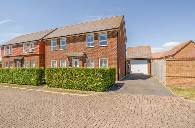 Hubble Close, Selsey, PO20, photo 1