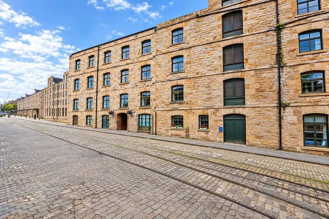 Commercial Street, Edinburgh, EH6, photo 1