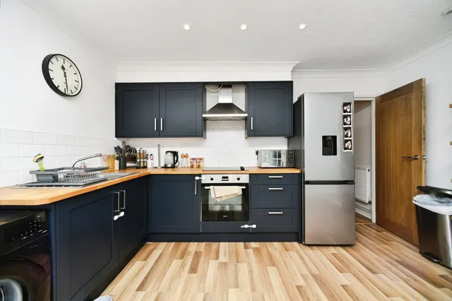 Photo 2 — Coombe Road, Brighton