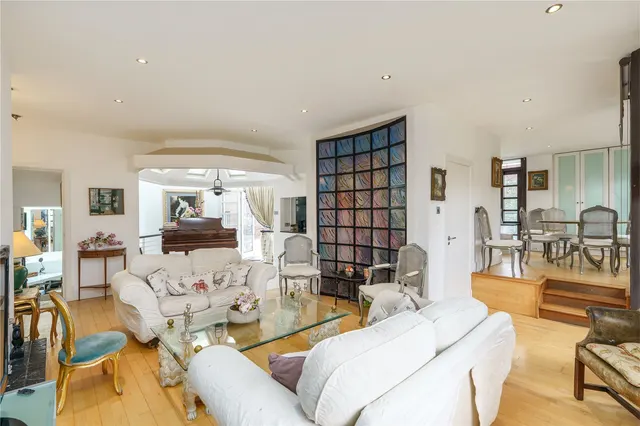 Rochester Mews, Camden, NW1, photo 1