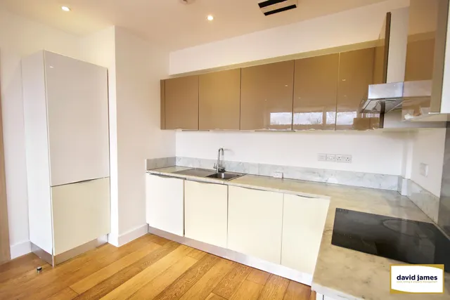 Photo 3 — 160 Croydon Road