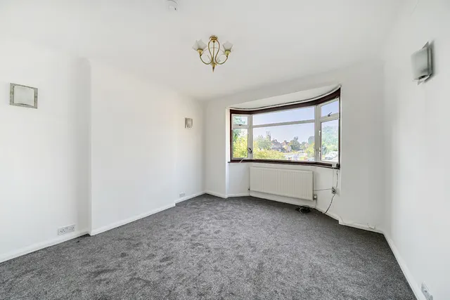 Whitton Avenue West, Northolt, UB5, photo 2