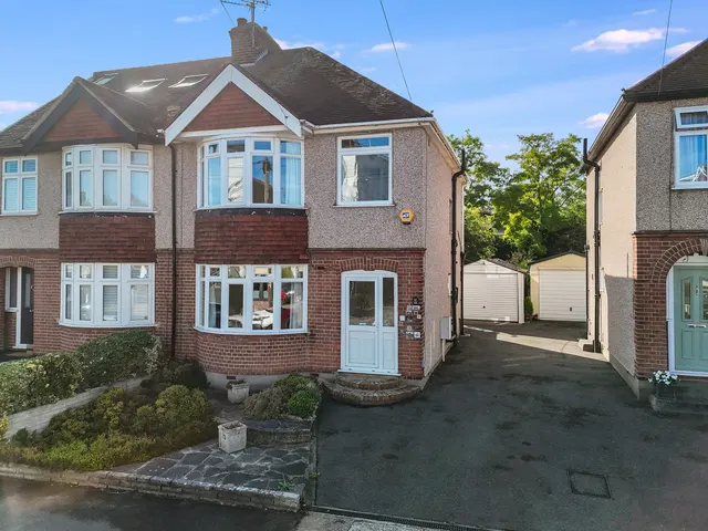 151 Moulsham Drive, Old Moulsham, Chelmsford, Essex, CM2 9PZ, photo 1