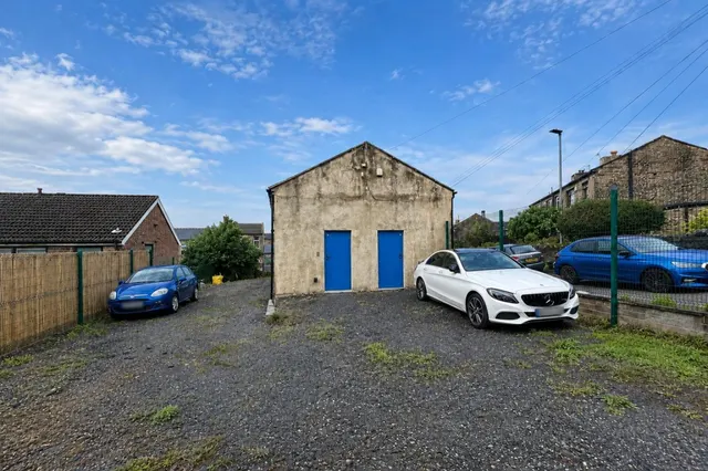 Beck Hill, Bradford, BD6, photo 2