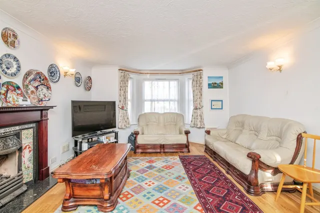 Photo 3 — Breamore Crescent, Dudley