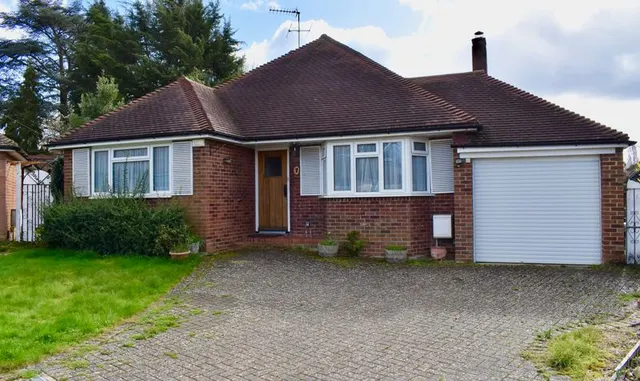 Pepys Close, Ashtead, KT21, photo 1