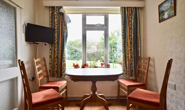Pepys Close, Ashtead, KT21, photo 3