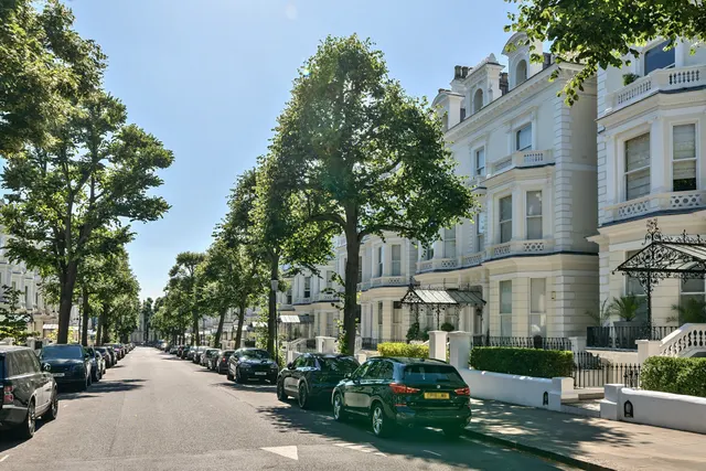 Photo 2 — Holland Park, London, W11