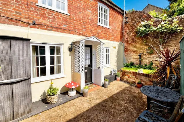 Southampton Road., Ringwood, BH24, photo 1