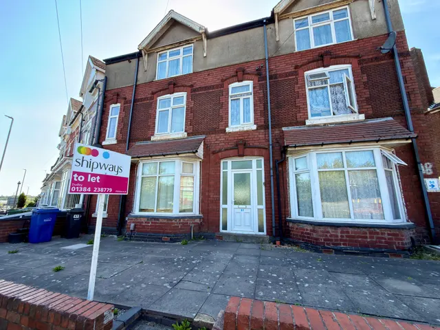Blowers Green Road, DUDLEY, photo 1