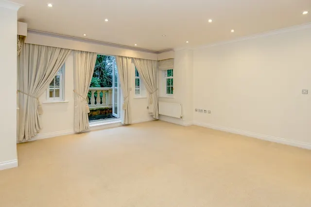 Photo 2 — Wilbury Lodge, Dry Arch Road, Sunningdale, Berkshire, SL5 0DB