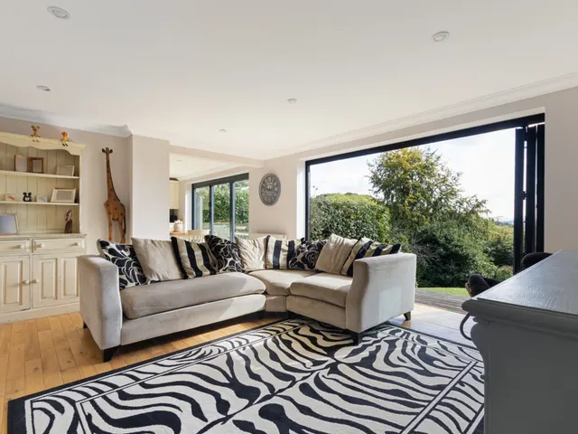 London Road, Rake, GU33, photo 2