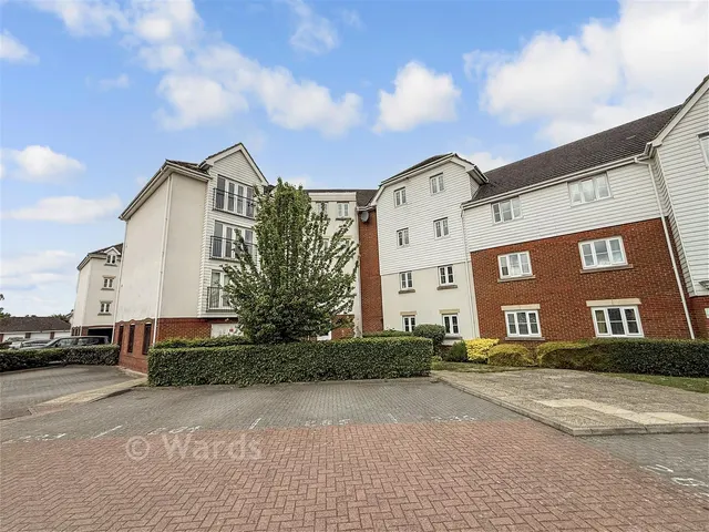 Ingram Close, Larkfield, ME20, photo 1