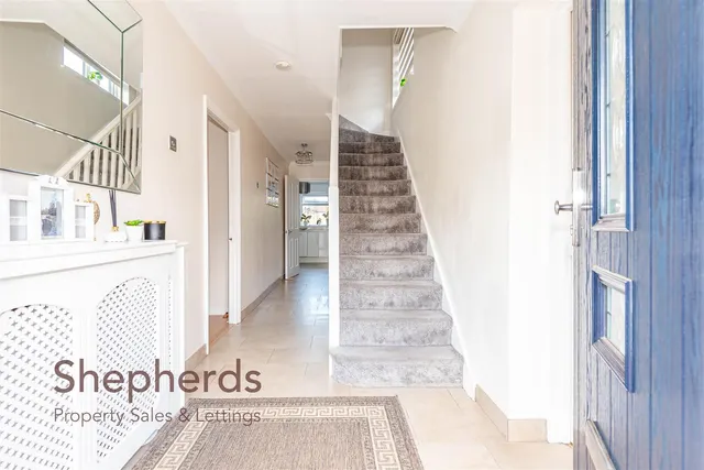 Westlea Road, Broxbourne, EN10, photo 2