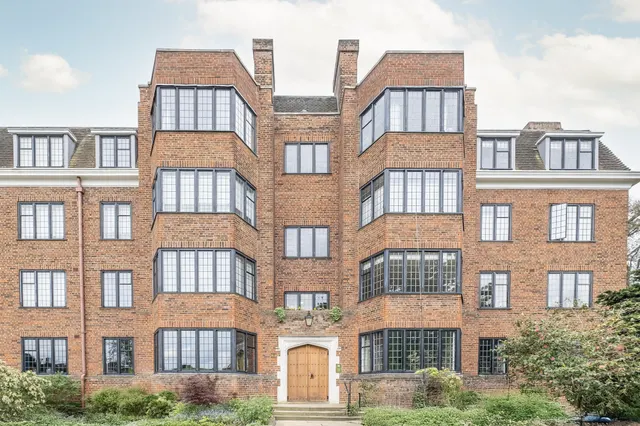 Manor Fields, London, SW15, photo 1