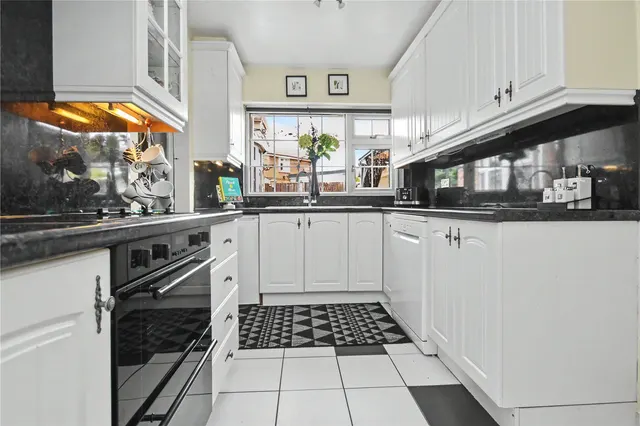 Goodwood Avenue, Kippax, LS25, photo 3