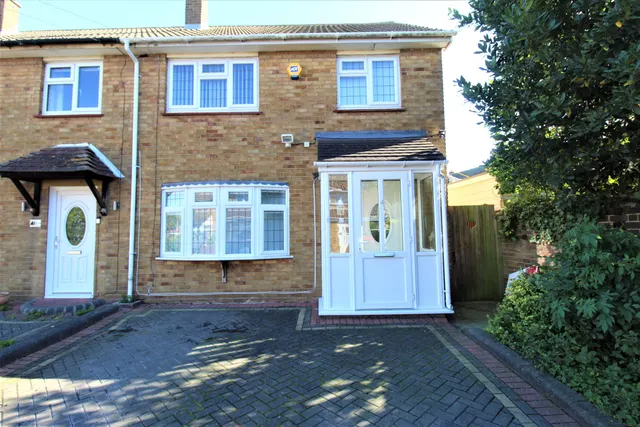 Tasker Road, Grays, Essex, RM16 4QS, photo 1