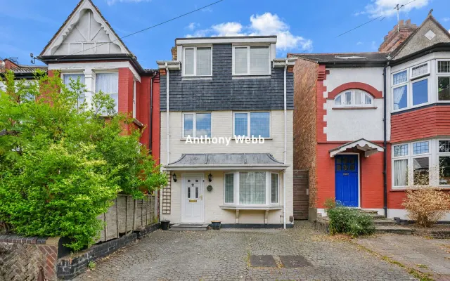 Meadowcroft Road, Palmers Green, N13, photo 1