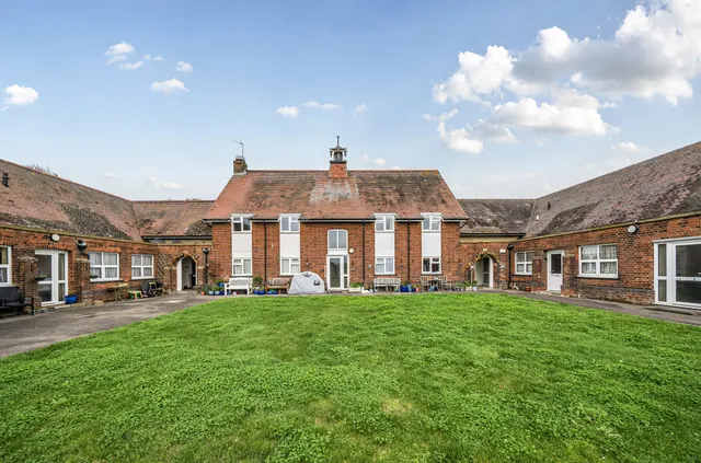Gorringe Avenue, Southdowns, DA4, photo 1
