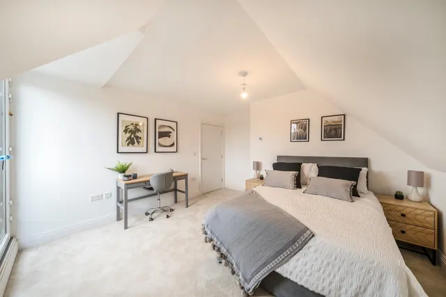 Photo 3 — Hartfield Road, London
