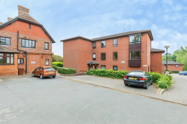 Hightown Road, Banbury, OX16, photo 2