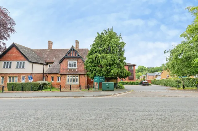Hightown Road, Banbury, OX16, photo 1