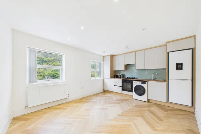 London Road, Camberley, GU15, photo 1