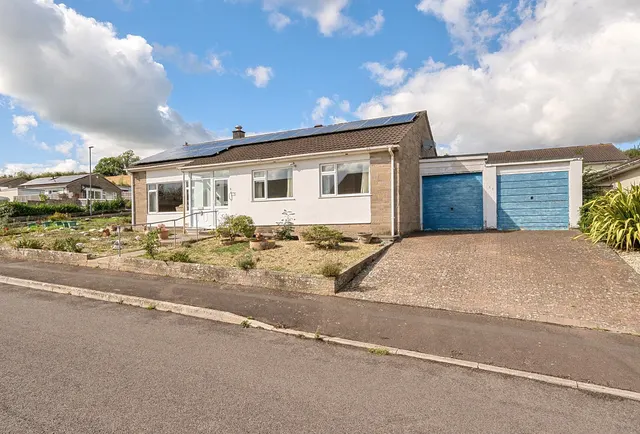 Welton Grove, Somerset, Midsomer Norton, BA3 2TU, photo 1