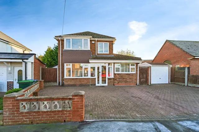 Charlemont Avenue, West Midlands, B71, photo 1