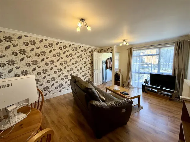 Eastbourne Avenue, Stevenage, SG1, photo 2