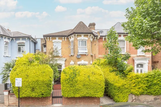 Fountayne Road, London, N16, photo 1