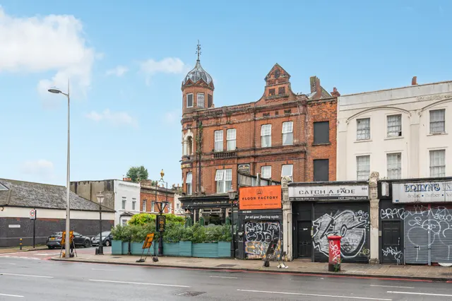 Photo 3 — 886 Old Kent Road, London