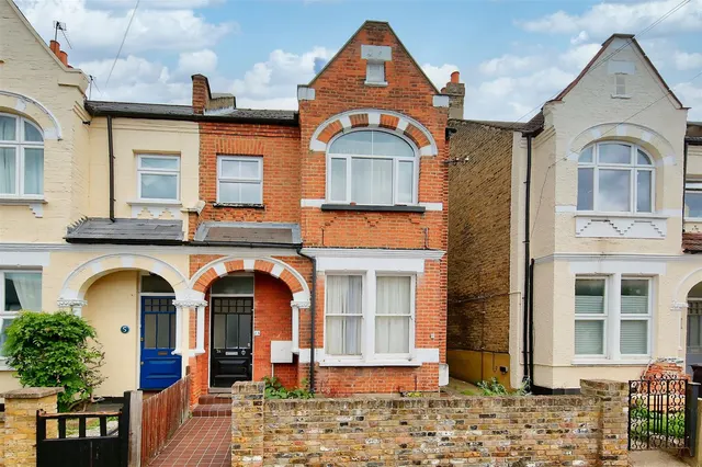 Cobham Road, Kingston Upon Thames KT1 3AE, photo 1