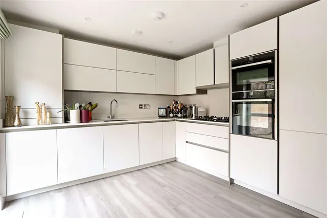Photo 3 — Arden Court, Arden Grove, Harpenden, Hertfordshire, AL5 4SJ