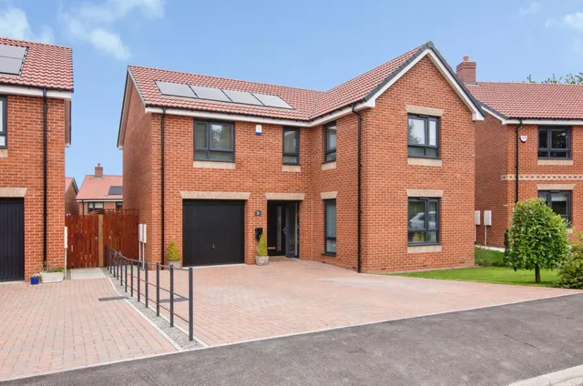 Greenside Close, Washington, NE37, photo 1