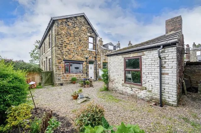 Photo 2 — Ebury Street, Batley WF17 0LW