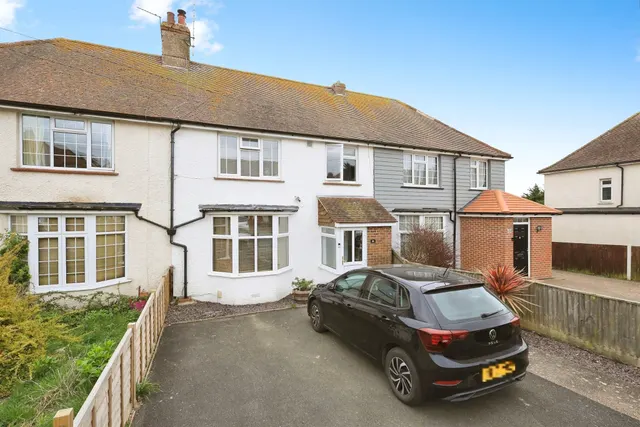 Cavalry Crescent, Eastbourne, photo 1