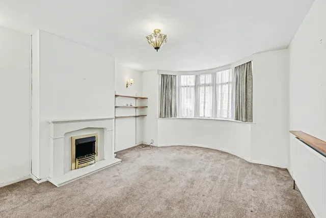 Photo 3 — Oaklands Drive, Westone, Northampton, NN3