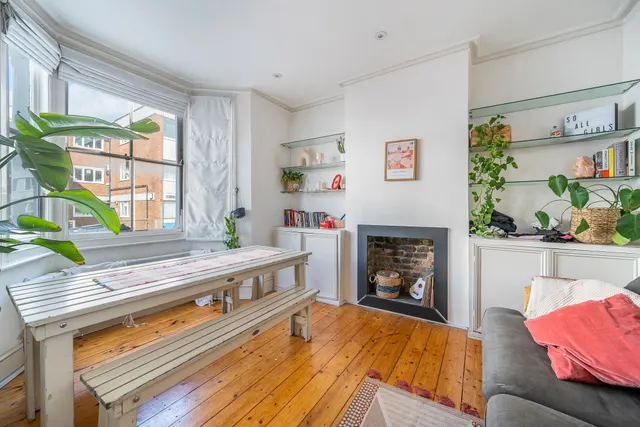 147 Estcourt Road, London, photo 1