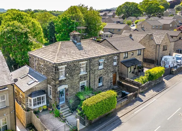 Apperley Road, Apperley Bridge, photo 1