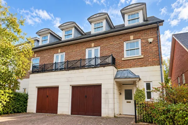 Lancaster Avenue, Guildford, GU1, photo 1