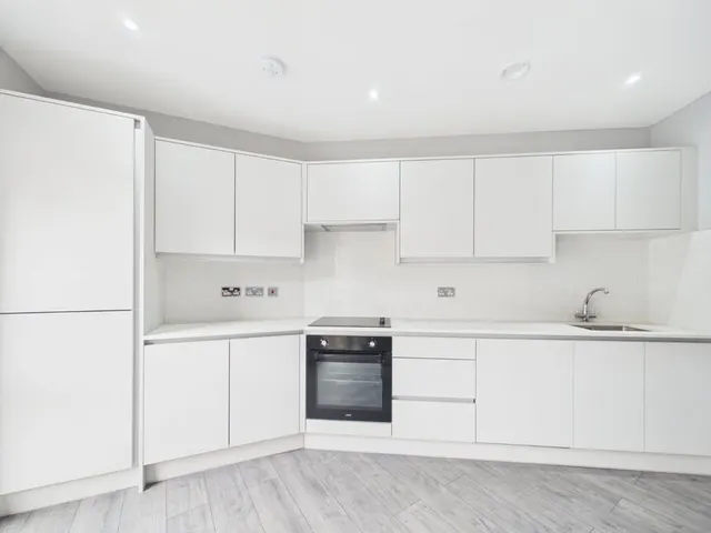 Photo 3 — King Edwards Road, Barking, IG11