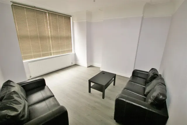 Chestnut Avenue, Hyde Park, LS6, photo 2