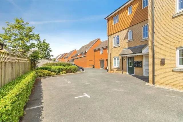 Copia Crescent, Leighton Buzzard, LU7, photo 2
