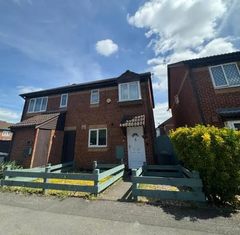 Gladstone Way, Slough, SL1, photo 1