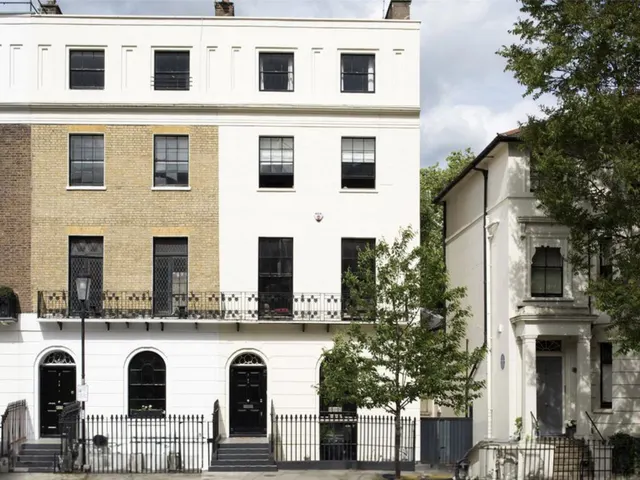 Warwick Gardens, London, W14, photo 1