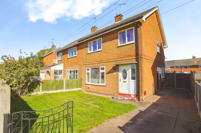 The Oval, Retford, DN22, photo 1