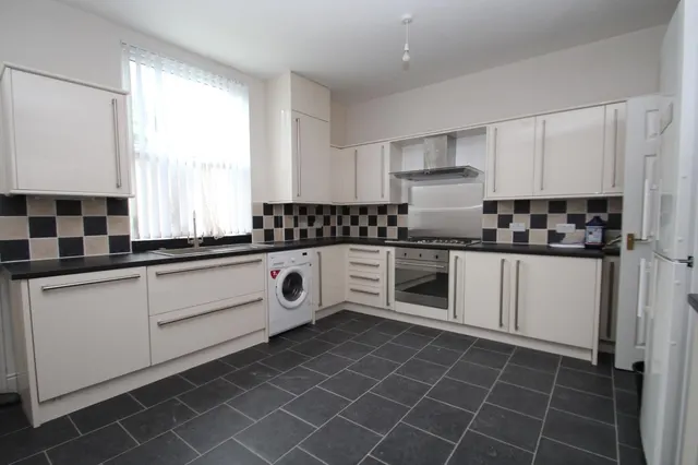 Victoria Street, Leeds, LS7, photo 2