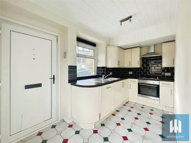 Slead Court, Hove Edge, HD6, photo 3