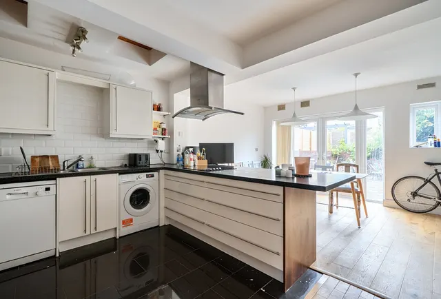 Photo 2 — Hamilton Road, Somerset, Southville, BS3 1PB